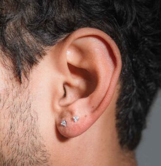 Piercing Piramide Zircon 3mm Titanio G23